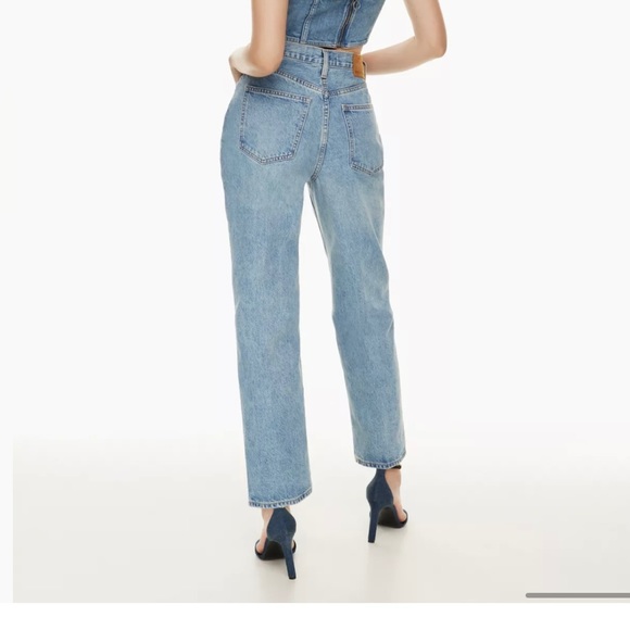 Never Worn Aritzia Denim Forum Joni High Rise Loose in Picture This Bleu Sz 26 - Picture 6 of 12